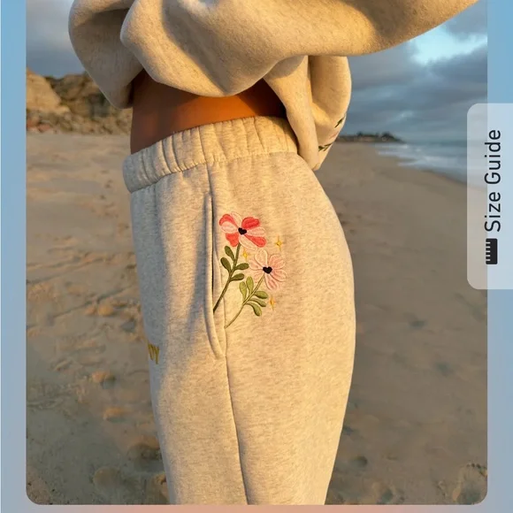 Dandy Worldwide "Gift Giving" Sweatpants BNWT - Picture 2 of 4